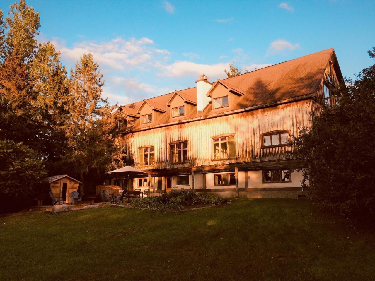 La Grange Country Inn Wakefield Exterior foto